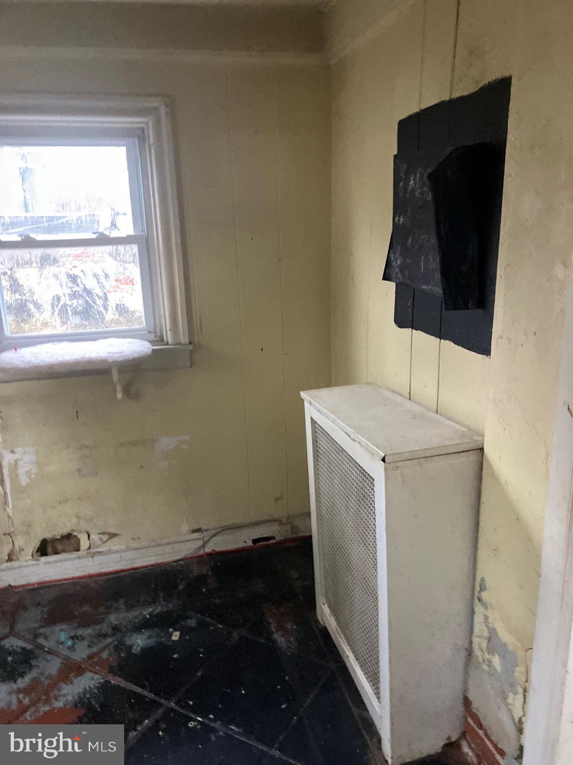 6419 N FAIRHILL STREET