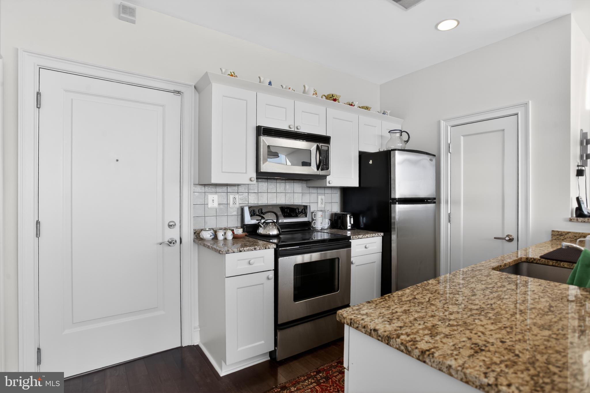 201-59 N 8TH STREET 713