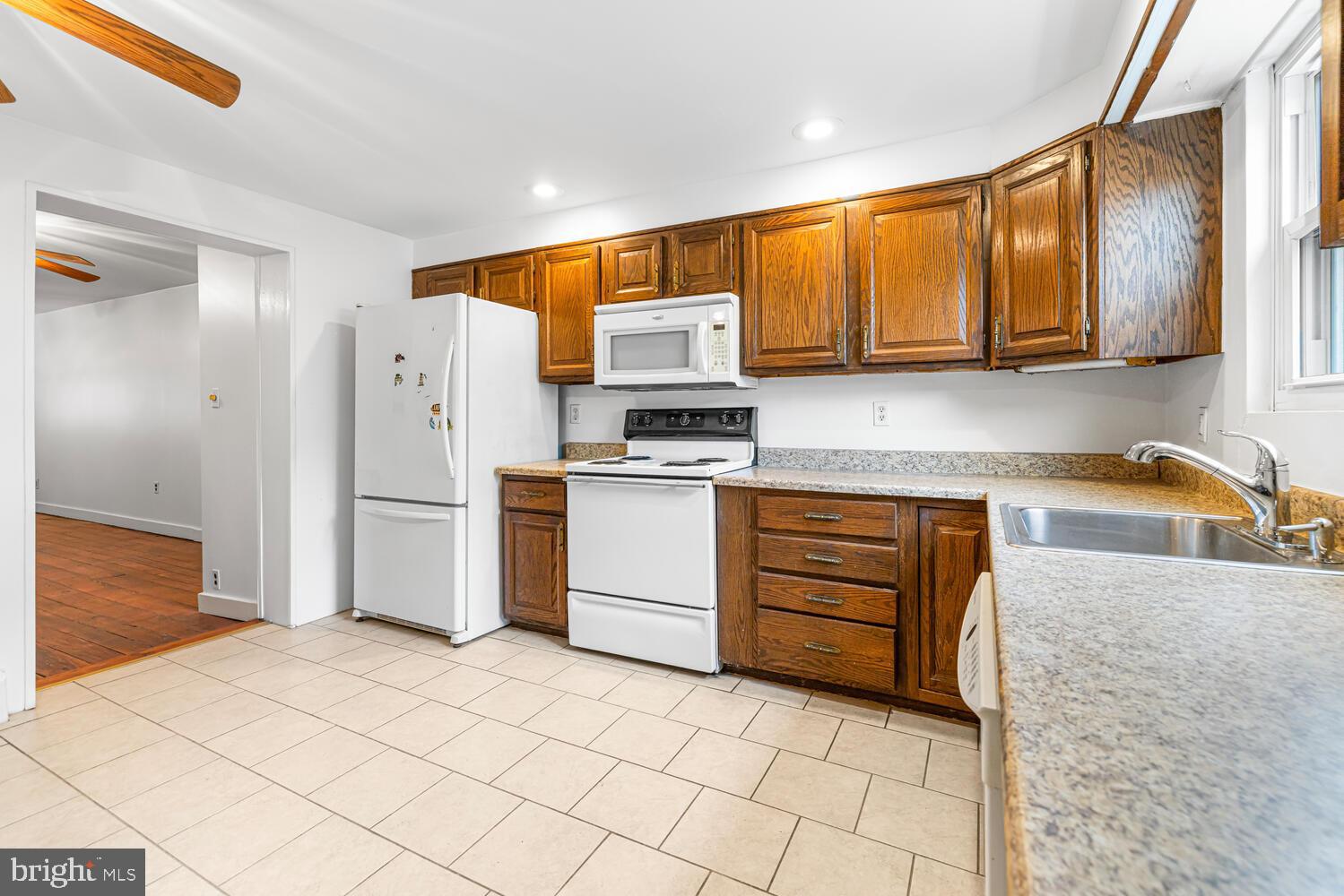 809 MCCLELLAN STREET