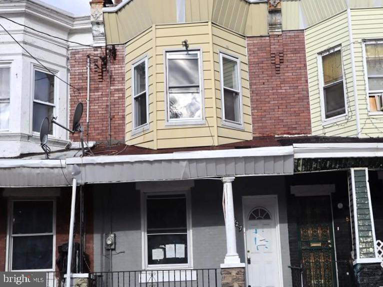 527 E WALNUT LANE
