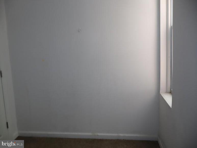 527 E WALNUT LANE