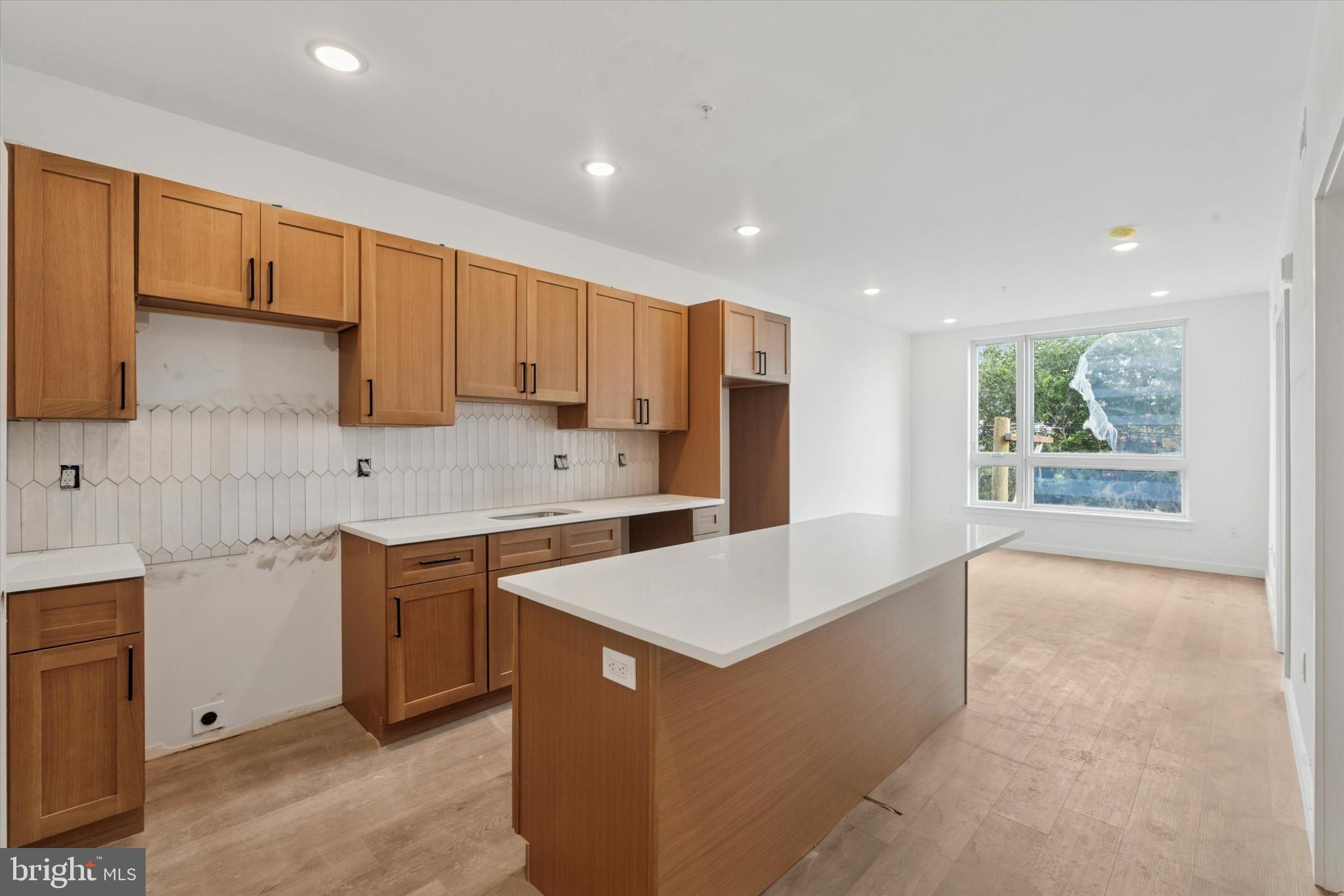 754 S 4TH STREET 402