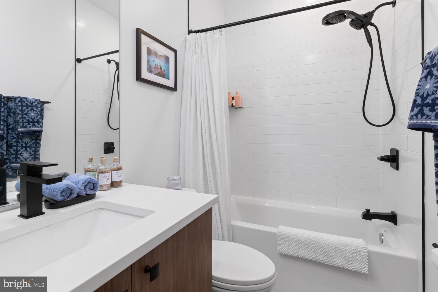 23 E DURHAM STREET C2