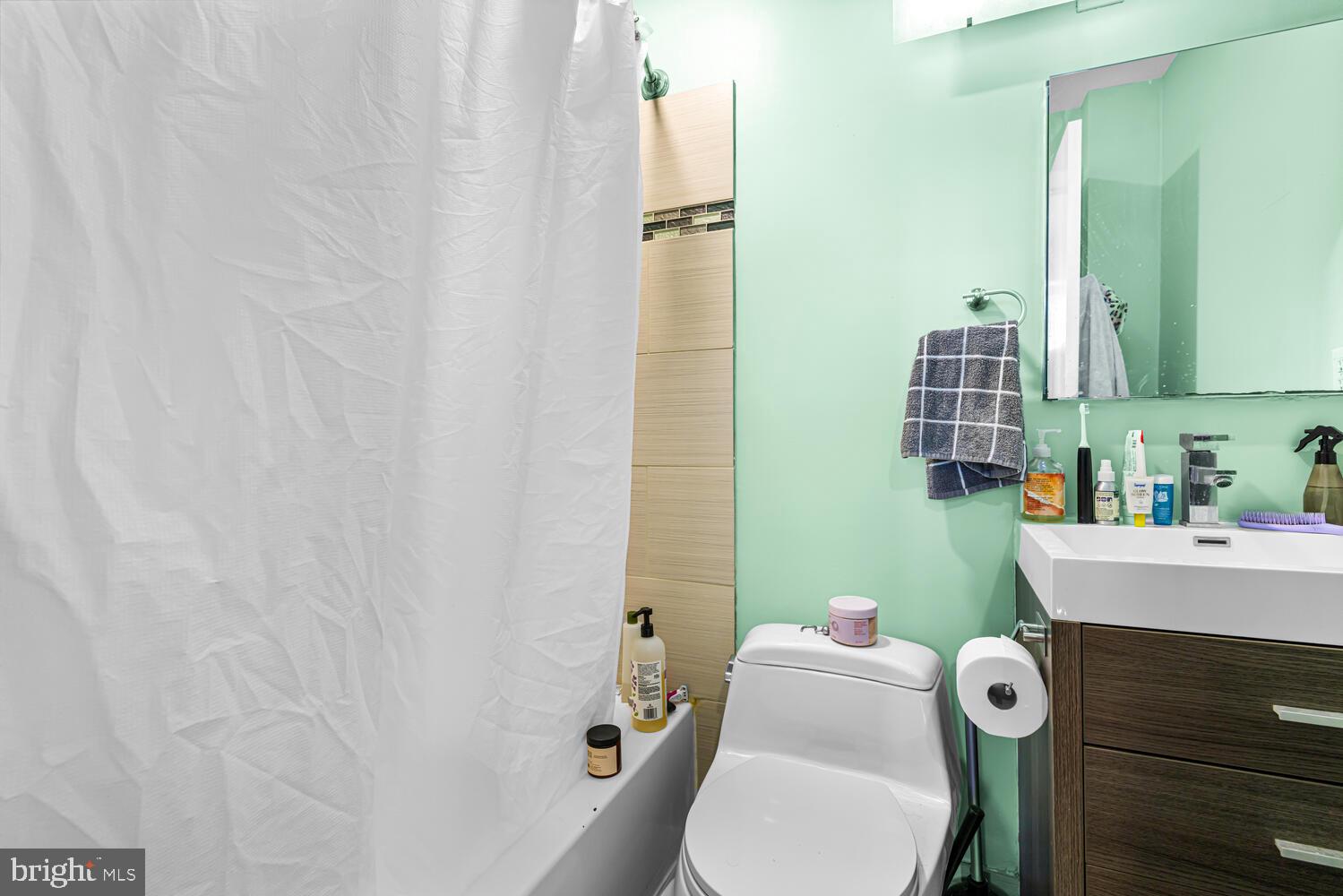 1137 PINE STREET E 300