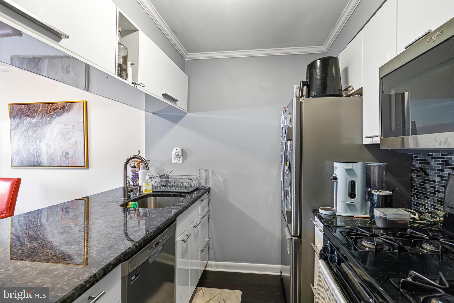 1137 PINE STREET E 300