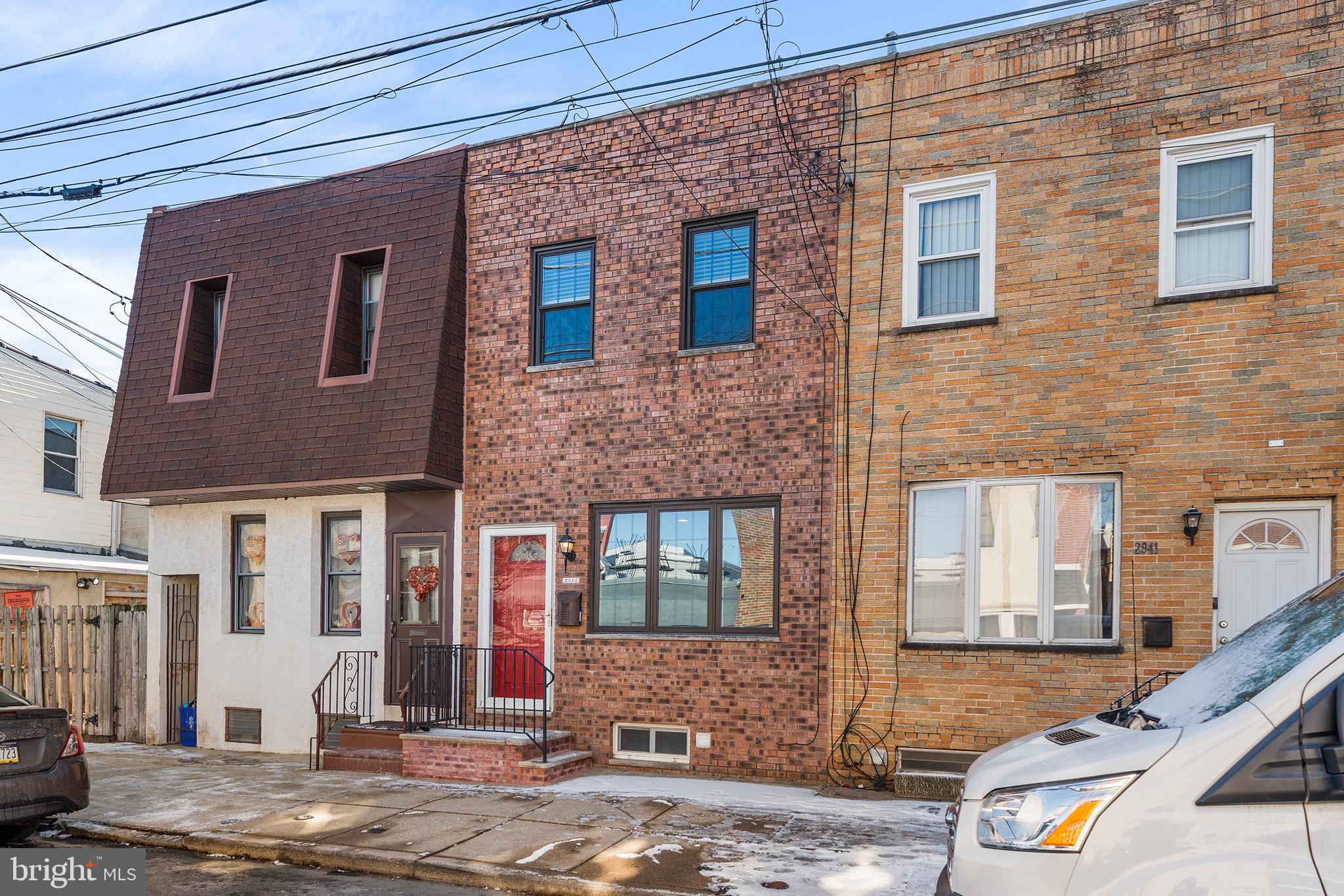 2943 E THOMPSON STREET