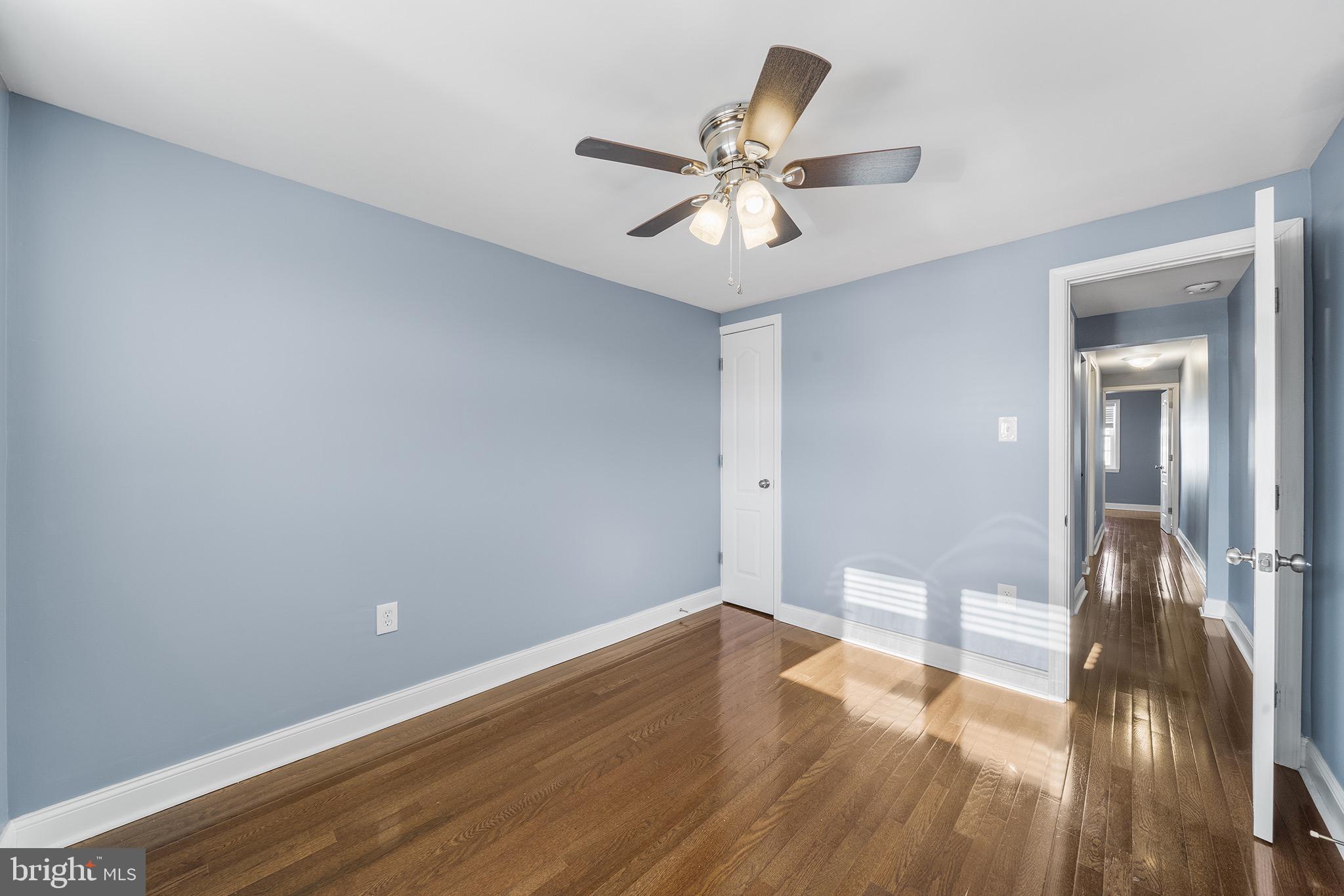 2943 E THOMPSON STREET