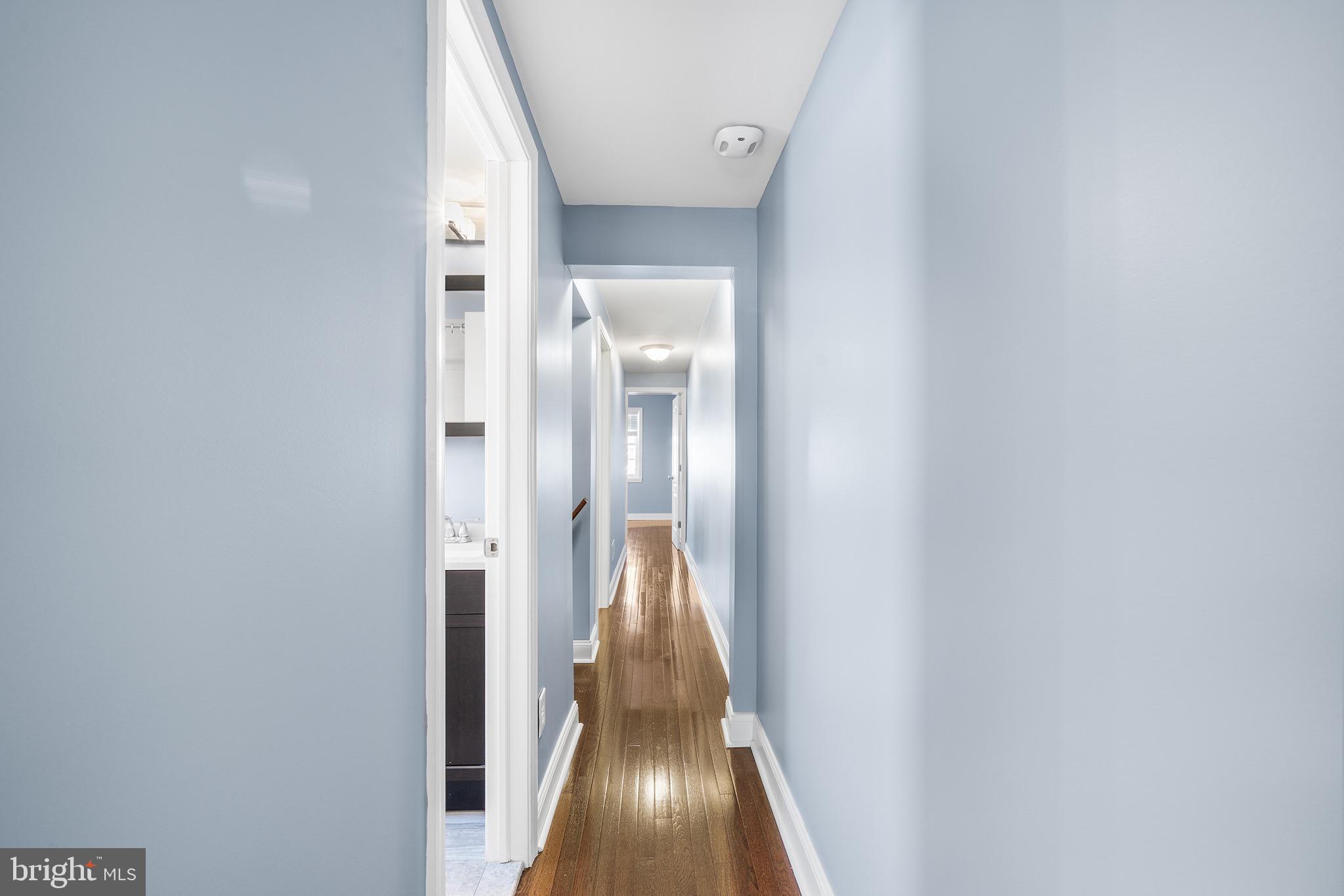 2943 E THOMPSON STREET