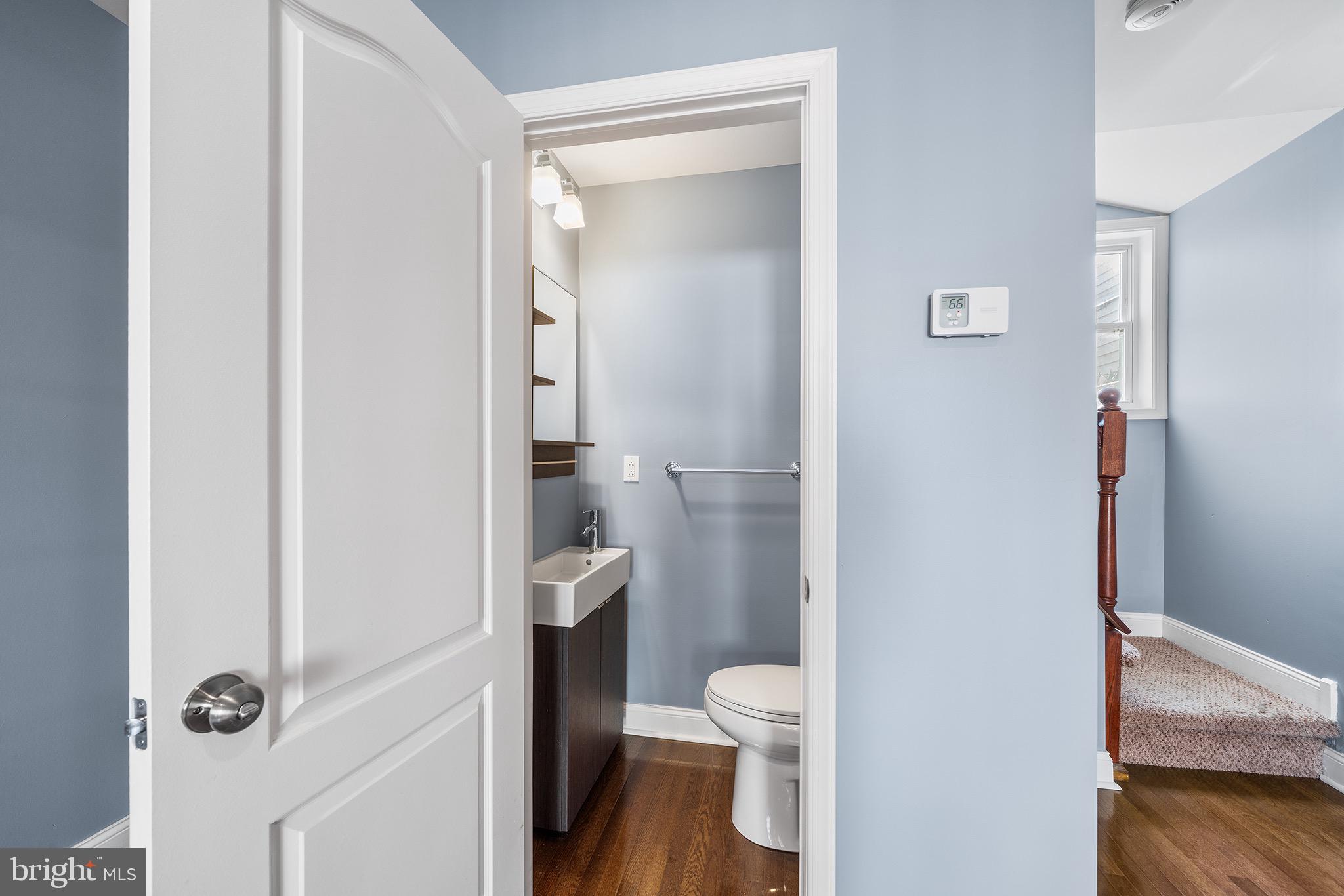 2943 E THOMPSON STREET