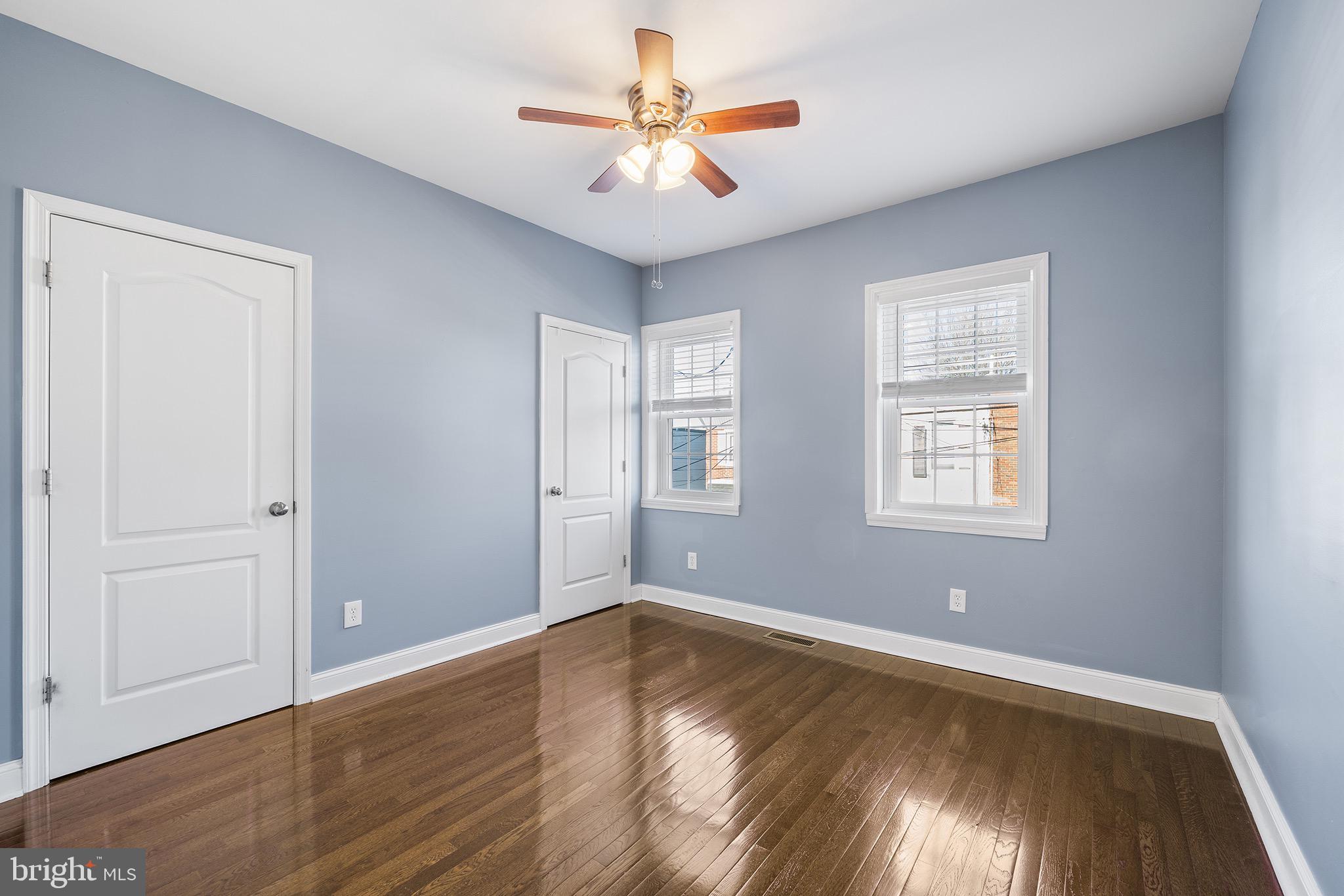 2943 E THOMPSON STREET