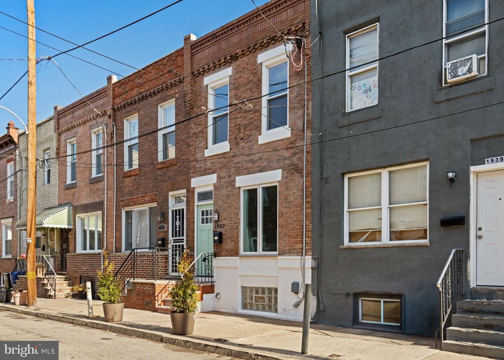 1937 S LAMBERT STREET