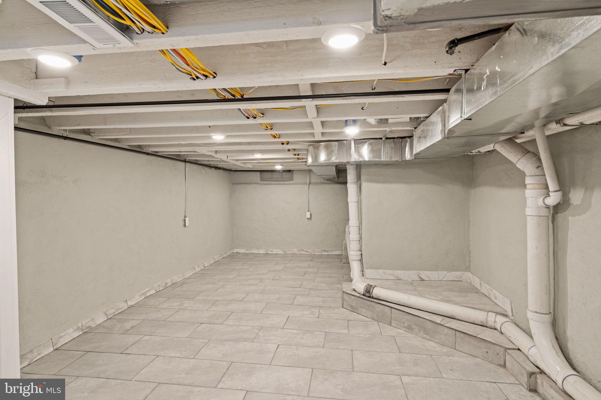 1937 S LAMBERT STREET