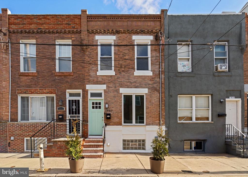 1937 S LAMBERT STREET