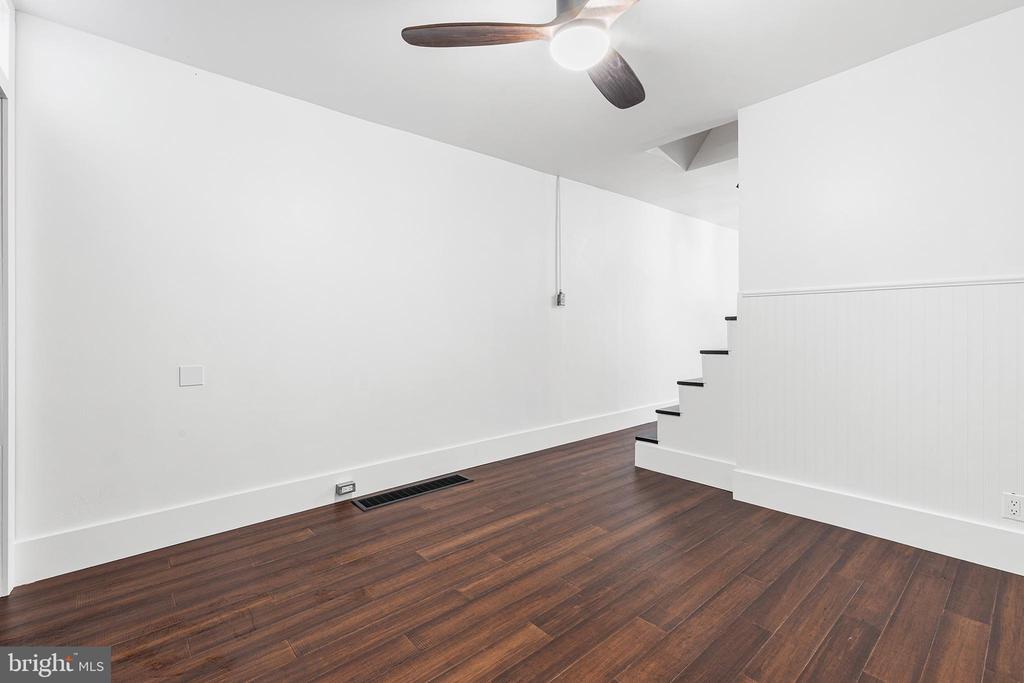 2549 COLLINS STREET