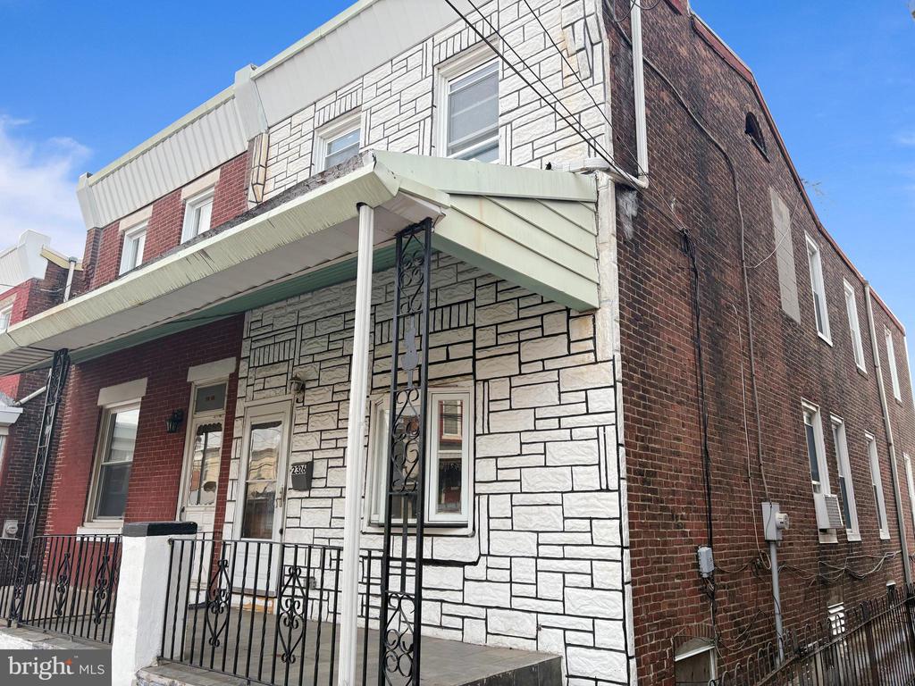 2326 DUNCAN STREET