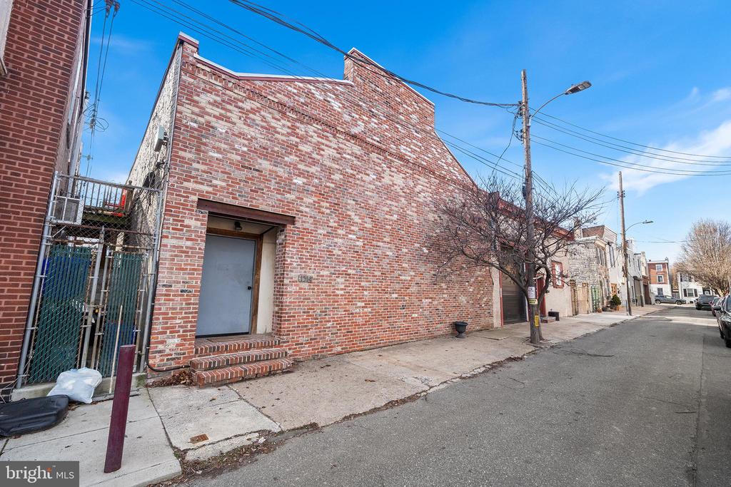 1506 E WILT STREET 14