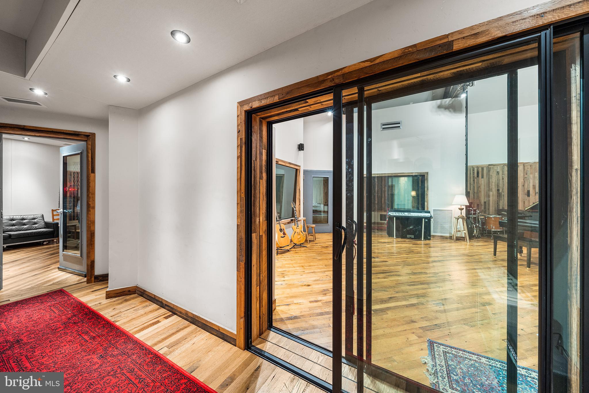 1506 E WILT STREET 14