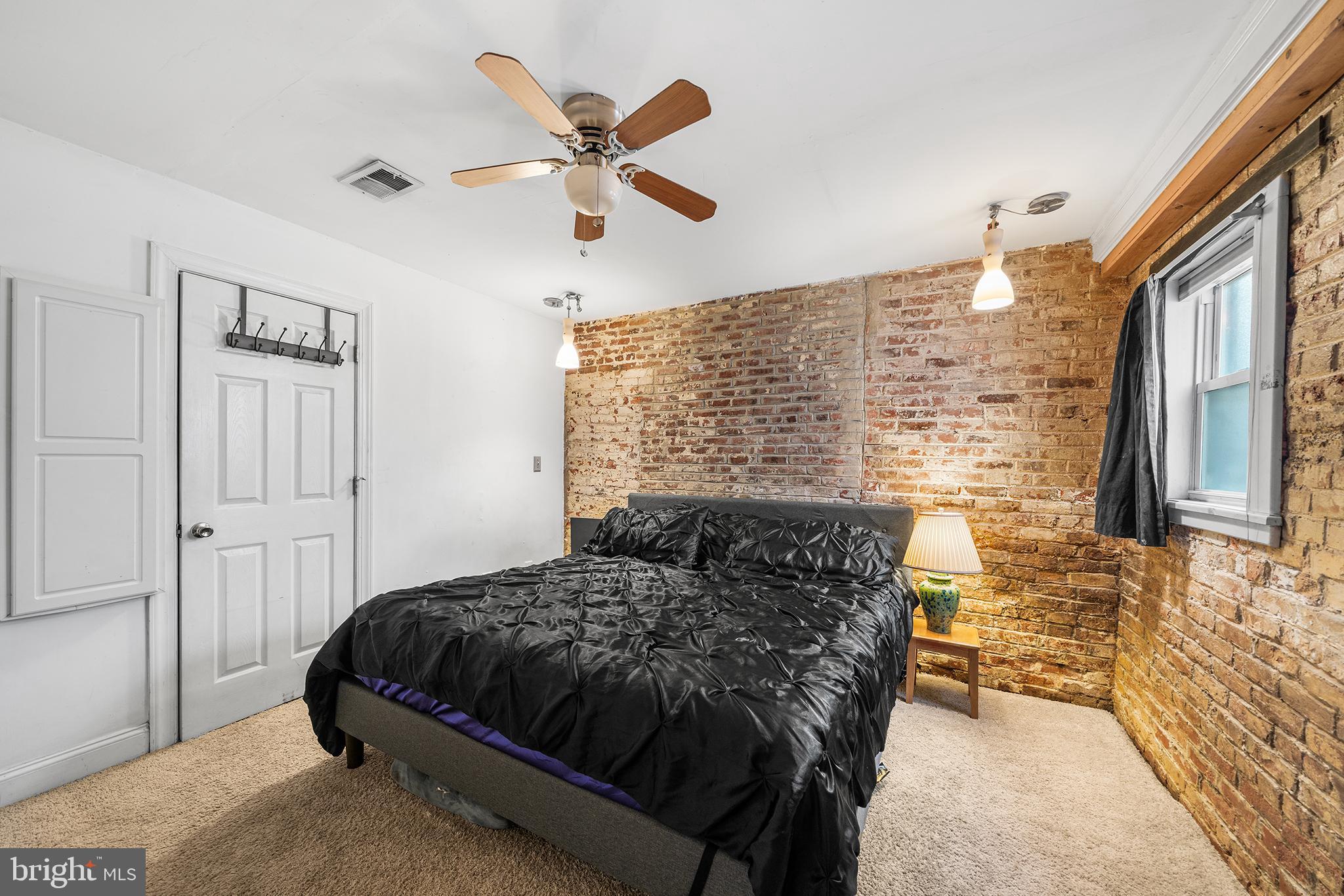 1506 E WILT STREET 14