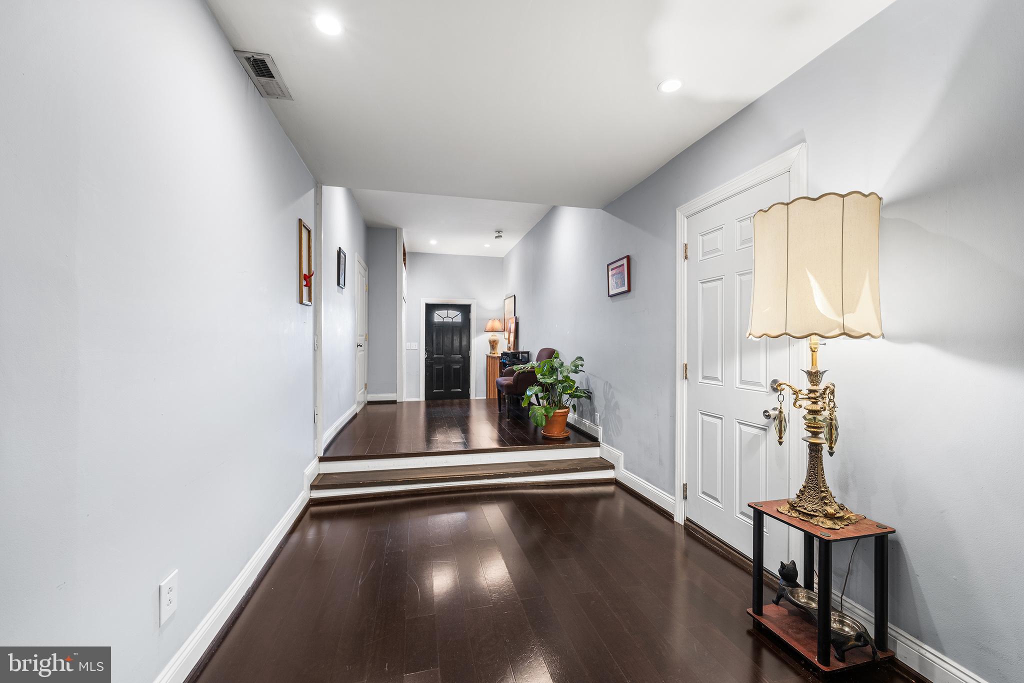 1506 E WILT STREET 14