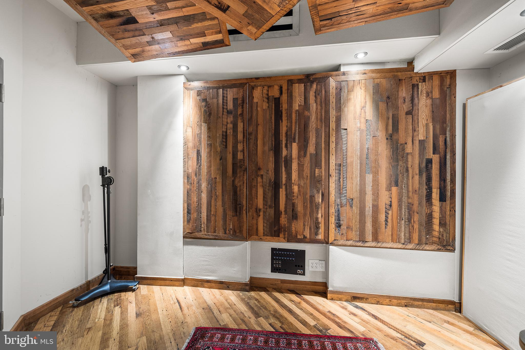 1506 E WILT STREET 14