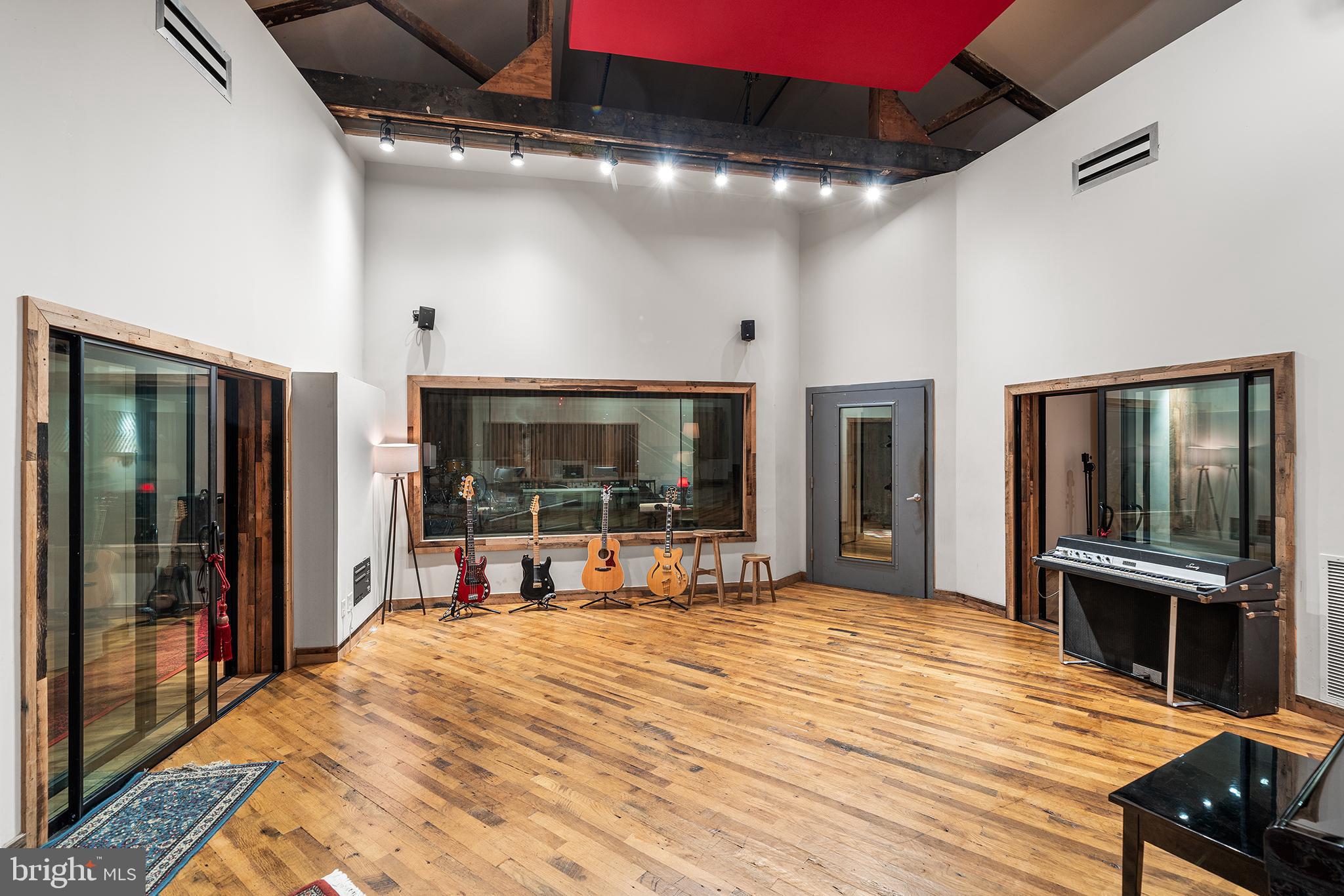 1506 E WILT STREET 14