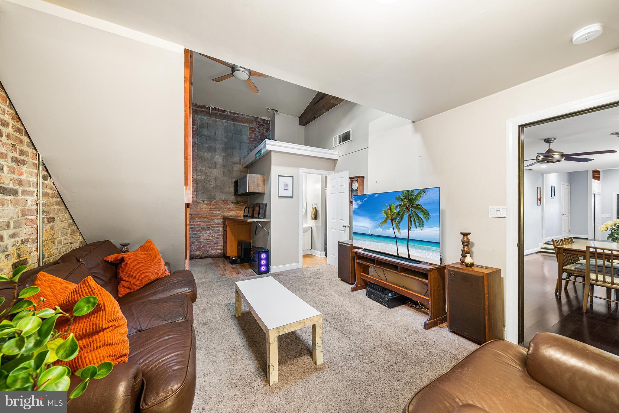 1506 E WILT STREET 14