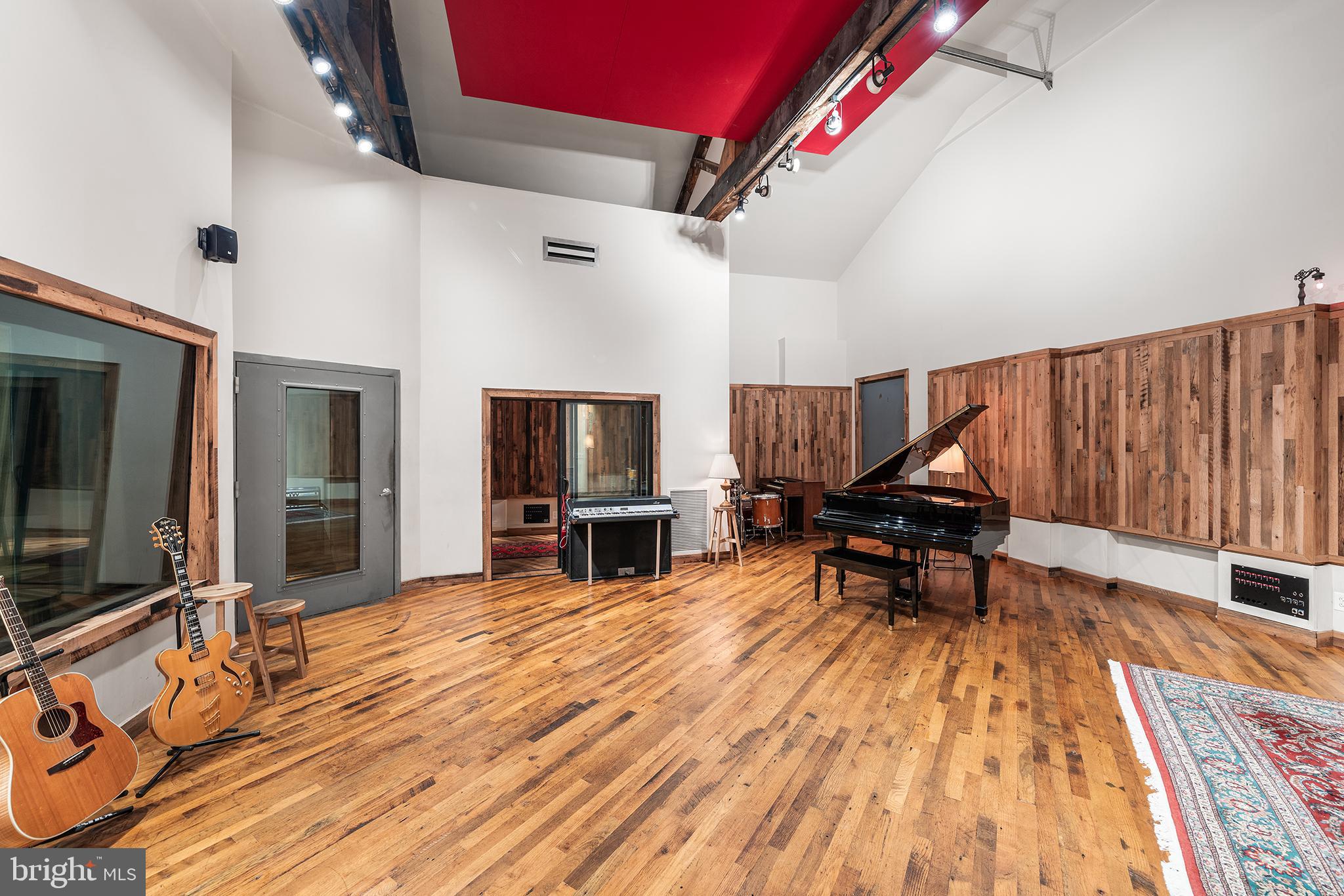 1506 E WILT STREET 14