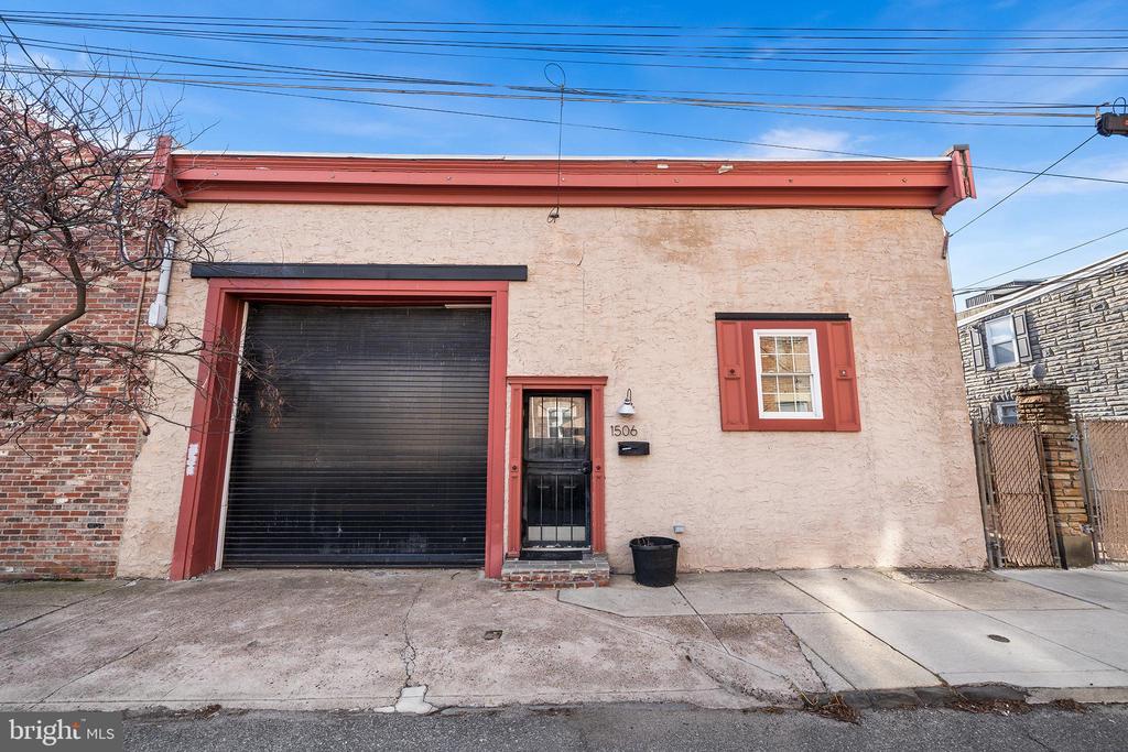 1506 E WILT STREET 14