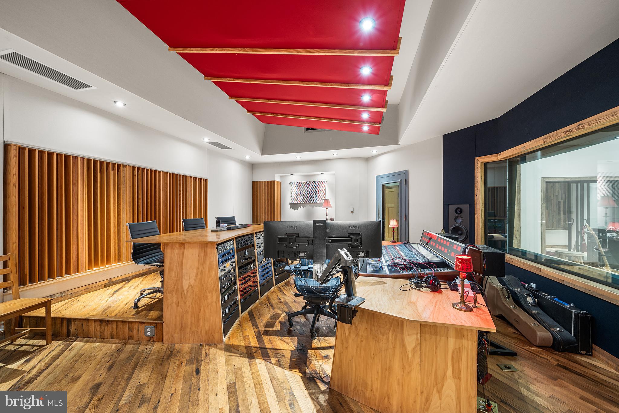 1506 E WILT STREET 14