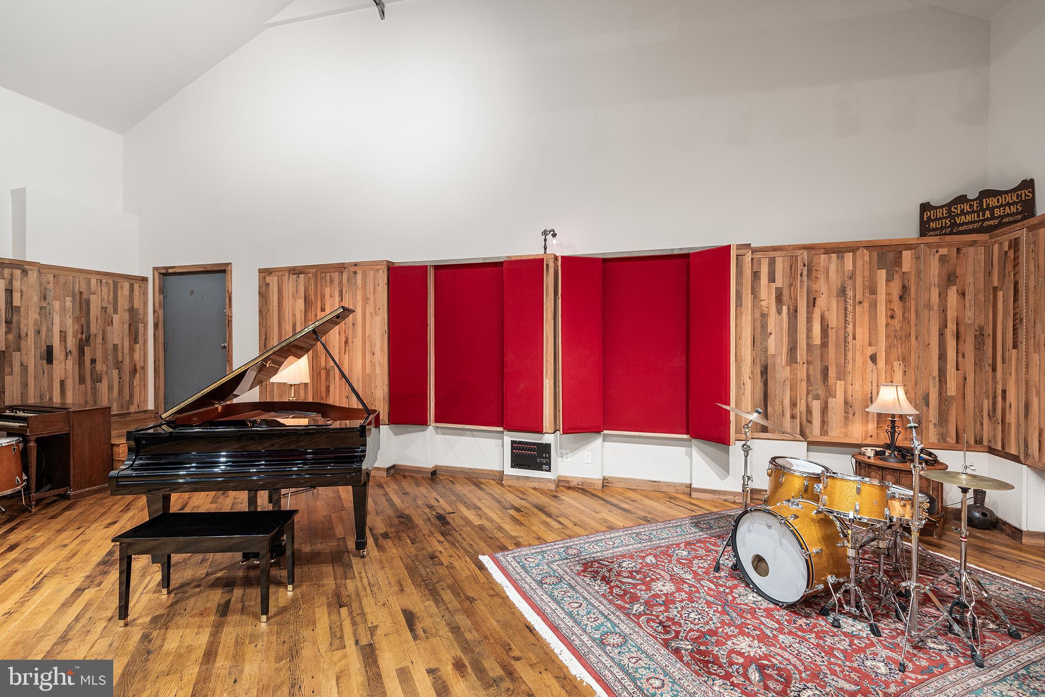 1506 E WILT STREET 14