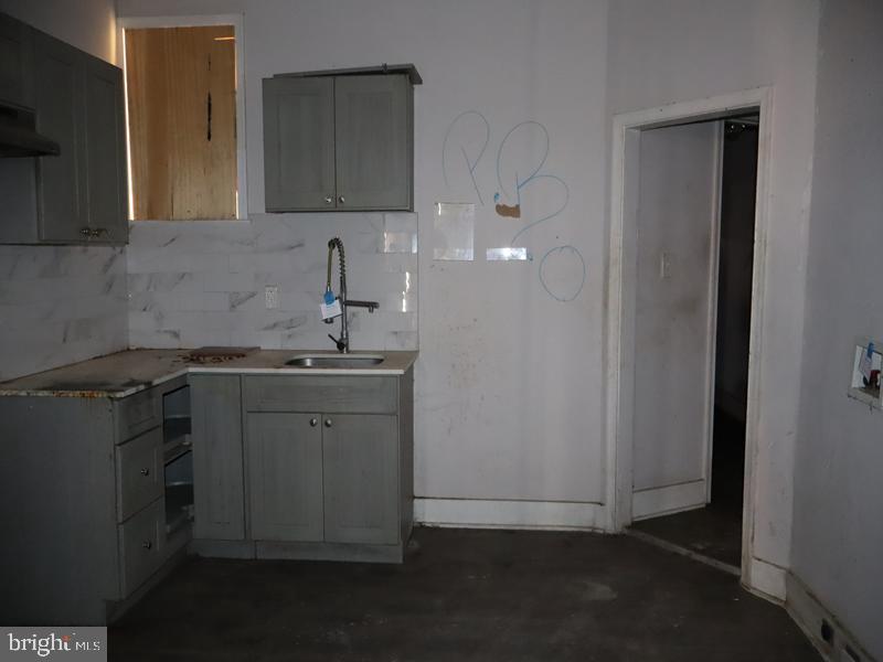 2516 W SOMERSET STREET