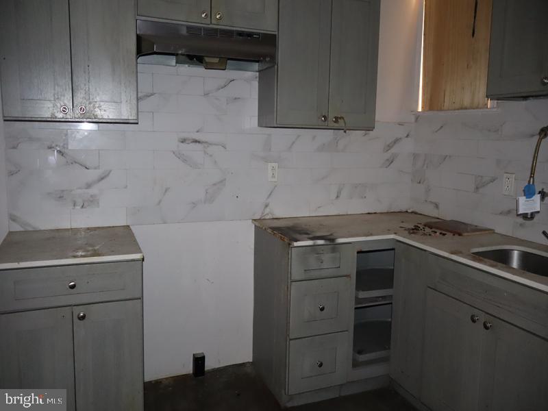 2516 W SOMERSET STREET