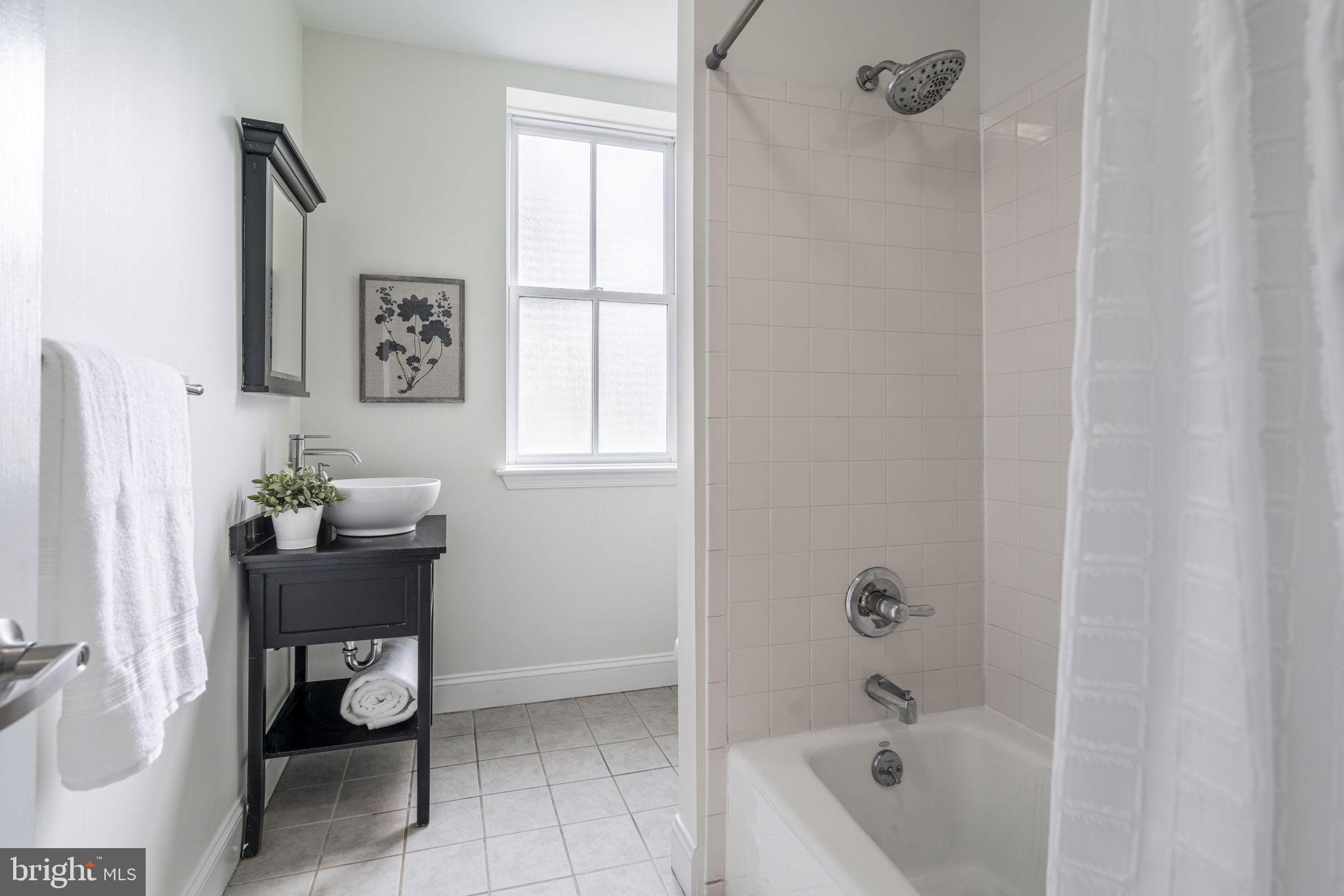 1500 MOUNT VERNON STREET 2R