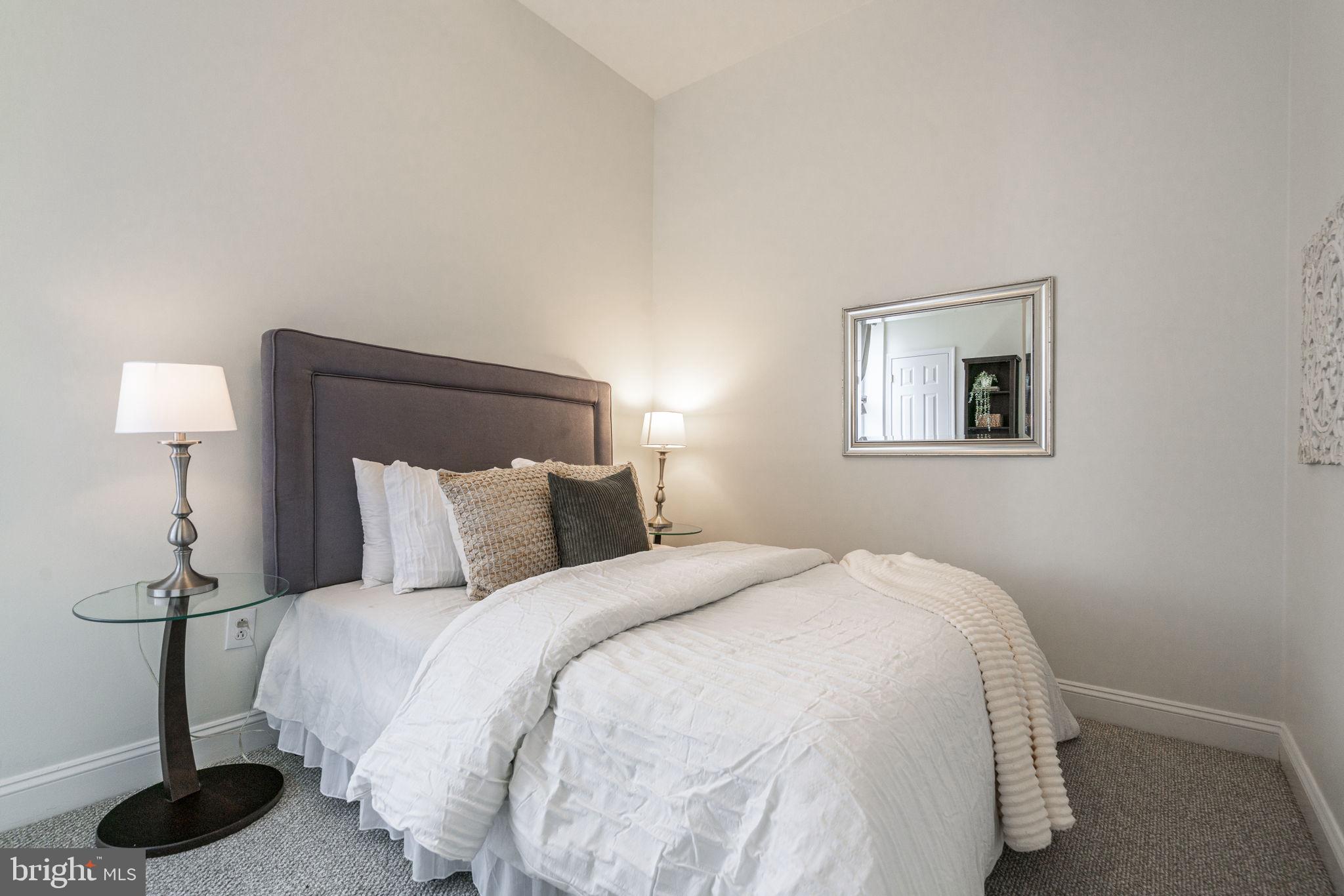 1500 MOUNT VERNON STREET 2R