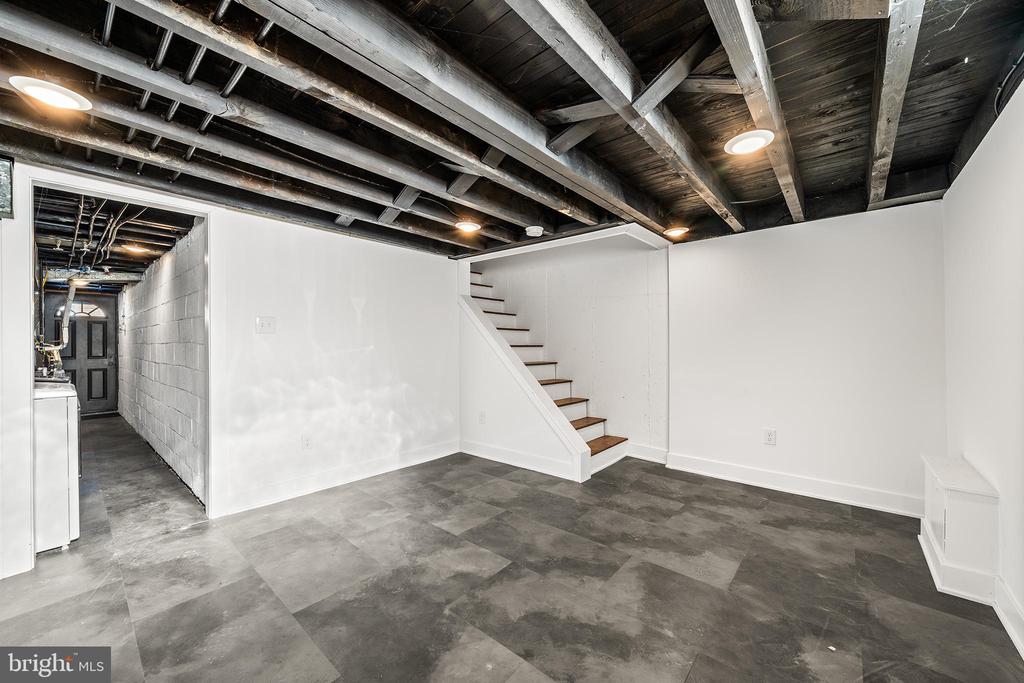 354 KRAMS AVENUE