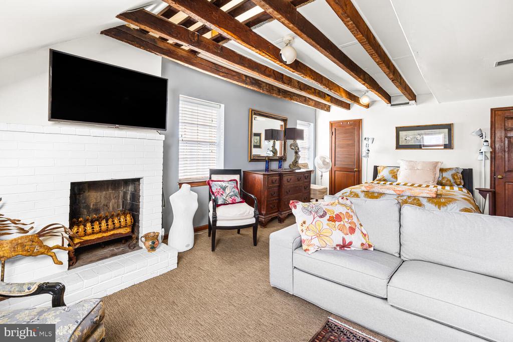 516 S 3RD STREET 3