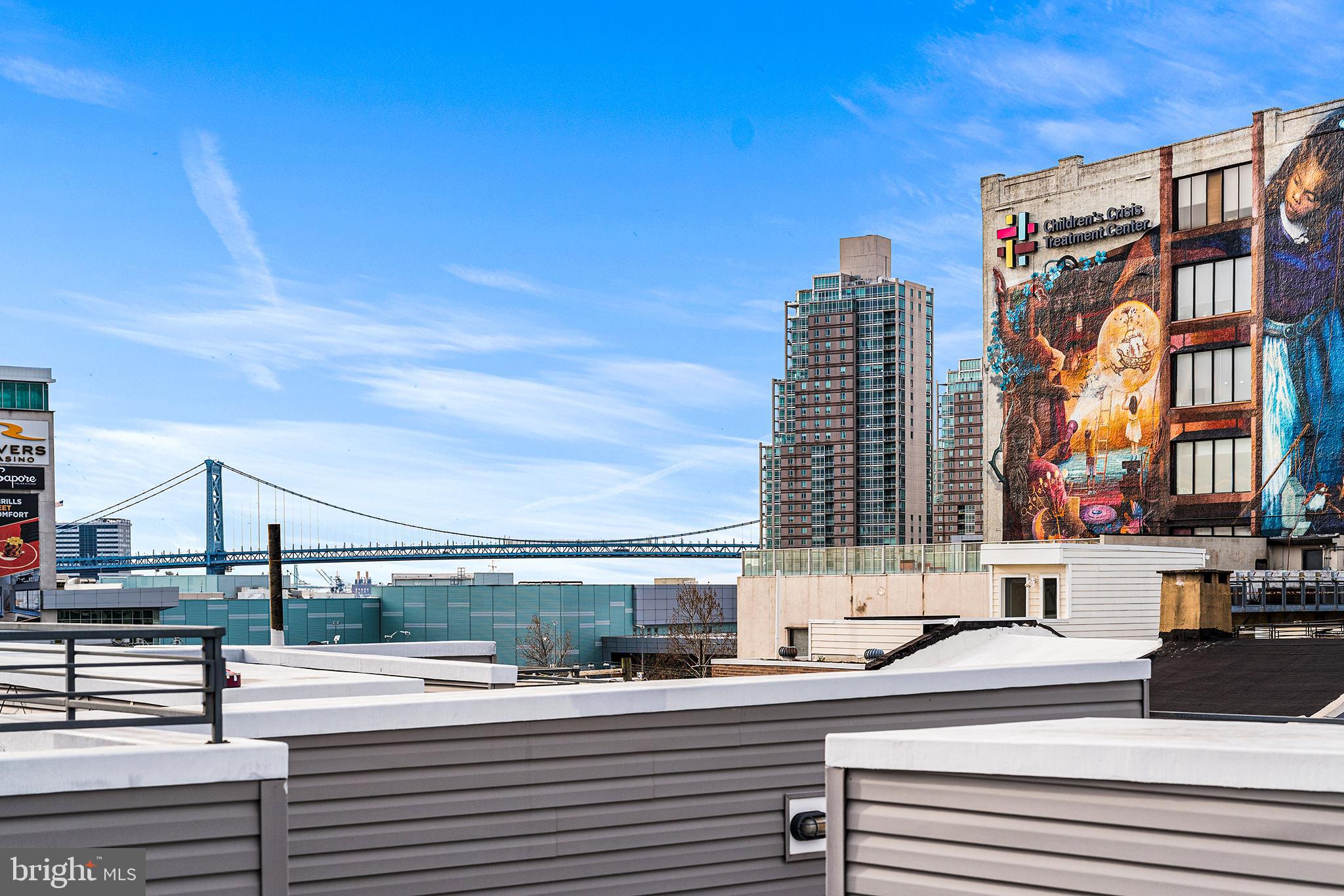 963 SHACKAMAXON STREET 4