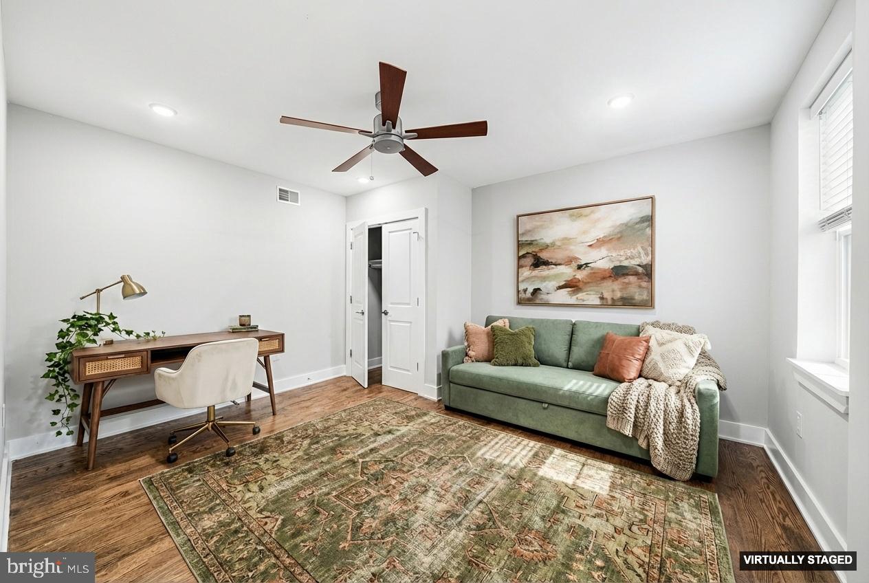 963 SHACKAMAXON STREET 4