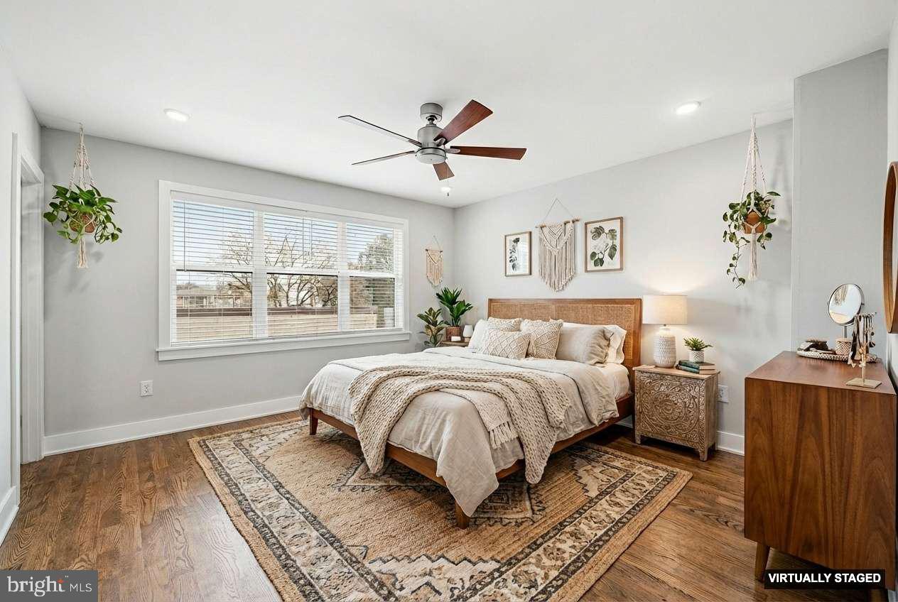 963 SHACKAMAXON STREET 4