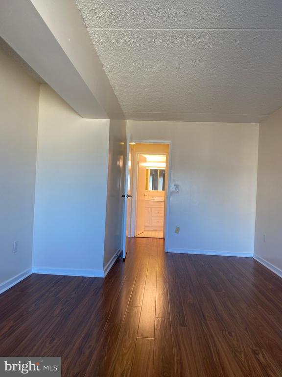 200 LOMBARD STREET 10 633