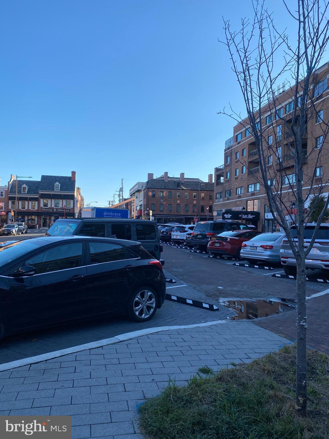 200 LOMBARD STREET 10 633