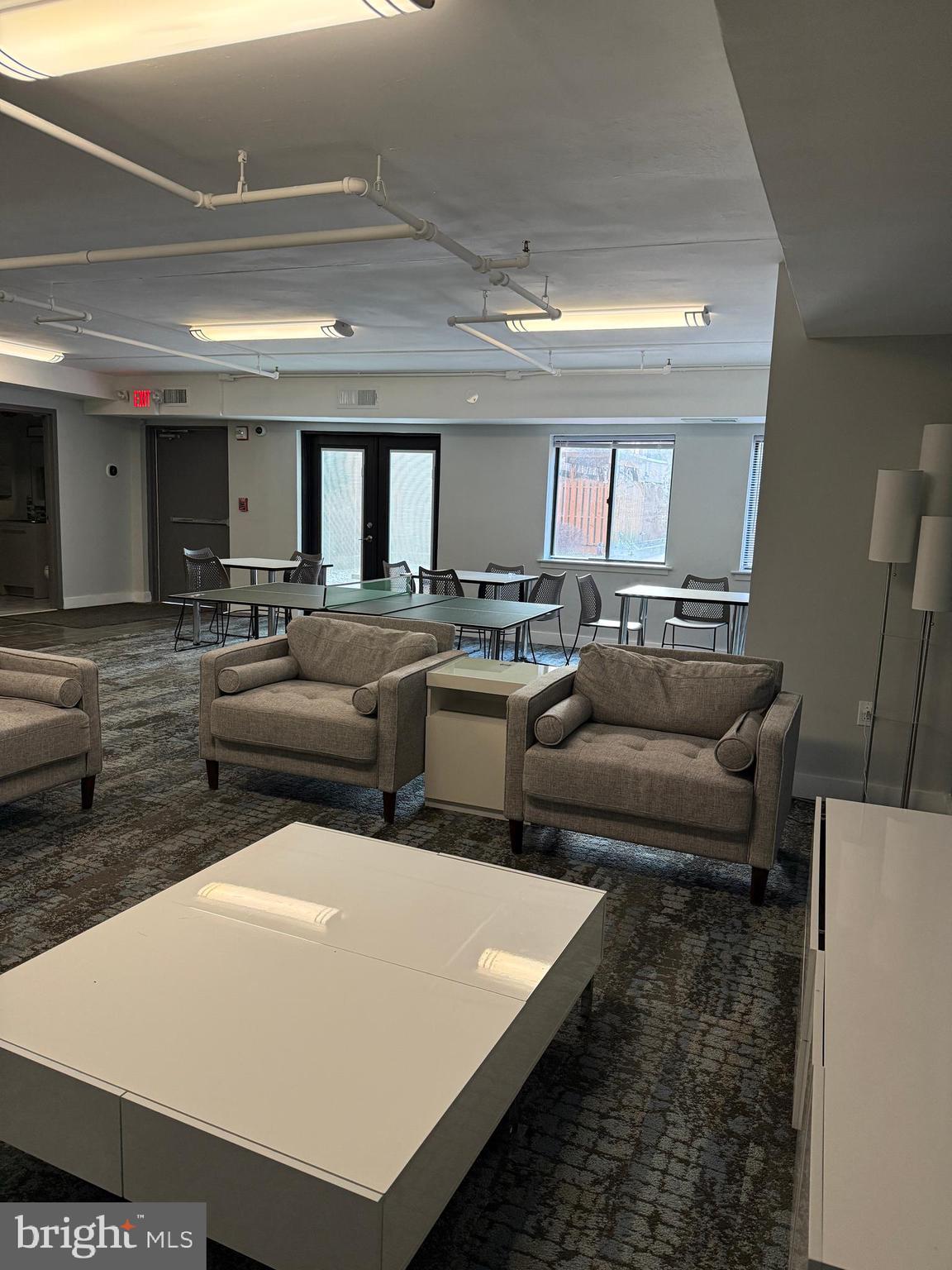 200 LOMBARD STREET 10 633