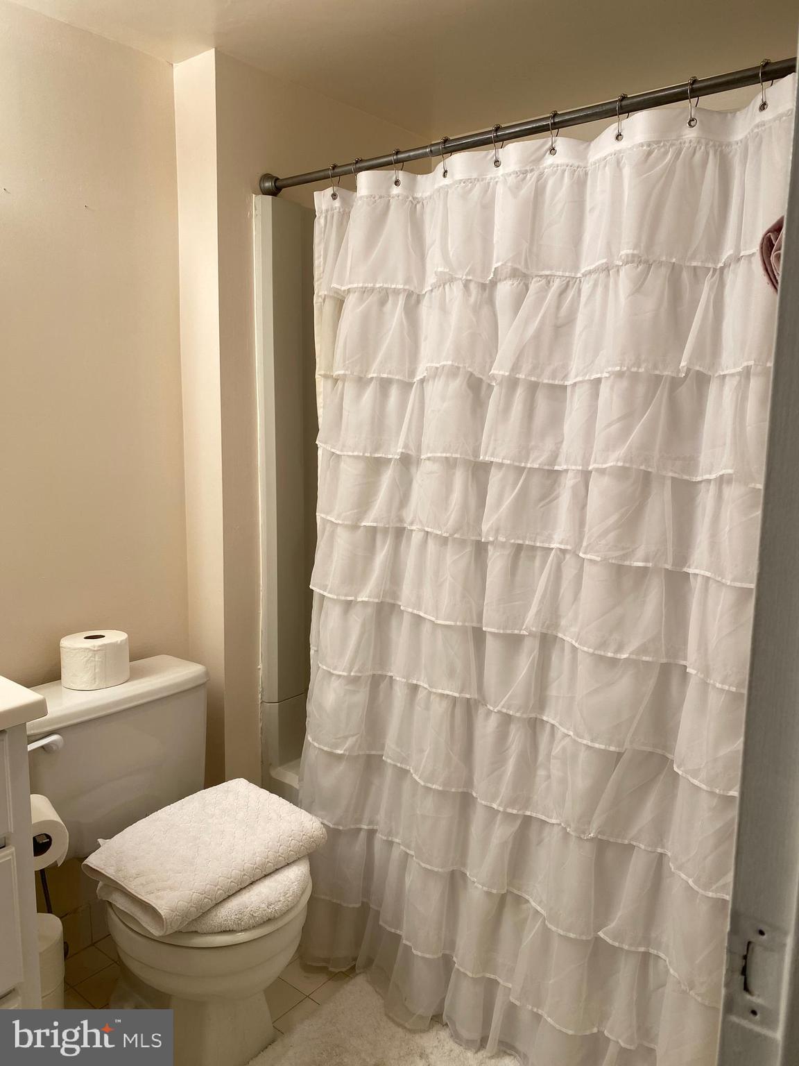 200 LOMBARD STREET 10 633