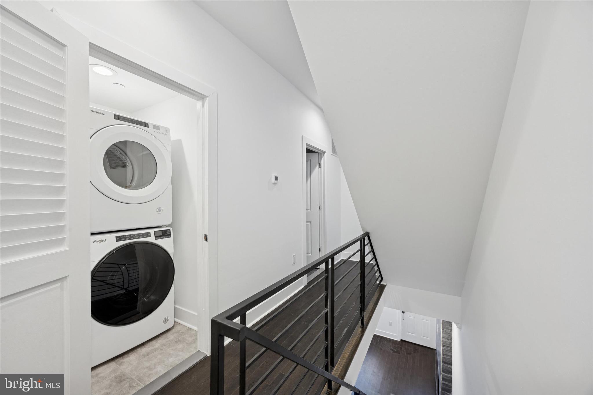 1327 S HOLLYWOOD STREET