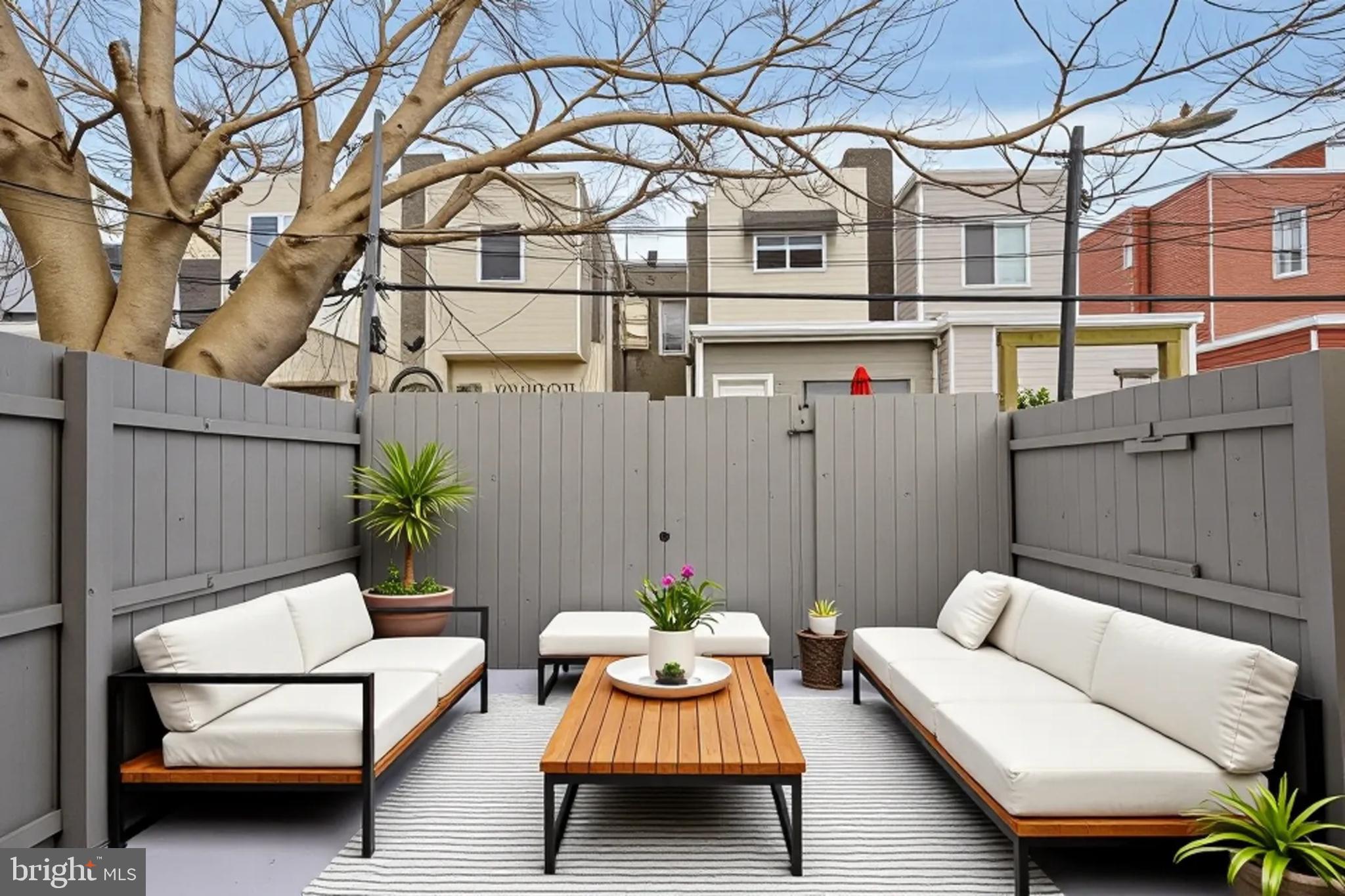 1327 S HOLLYWOOD STREET