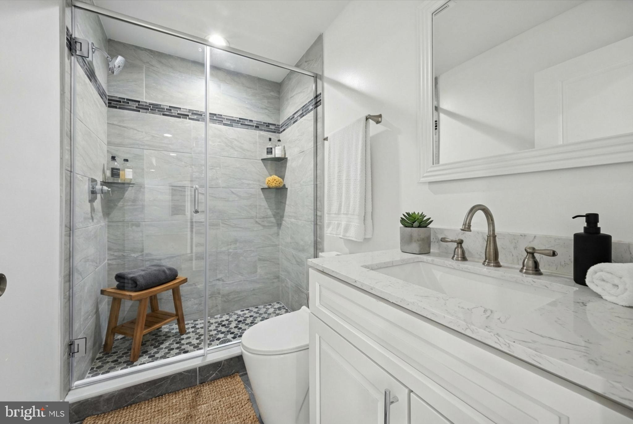 1327 S HOLLYWOOD STREET