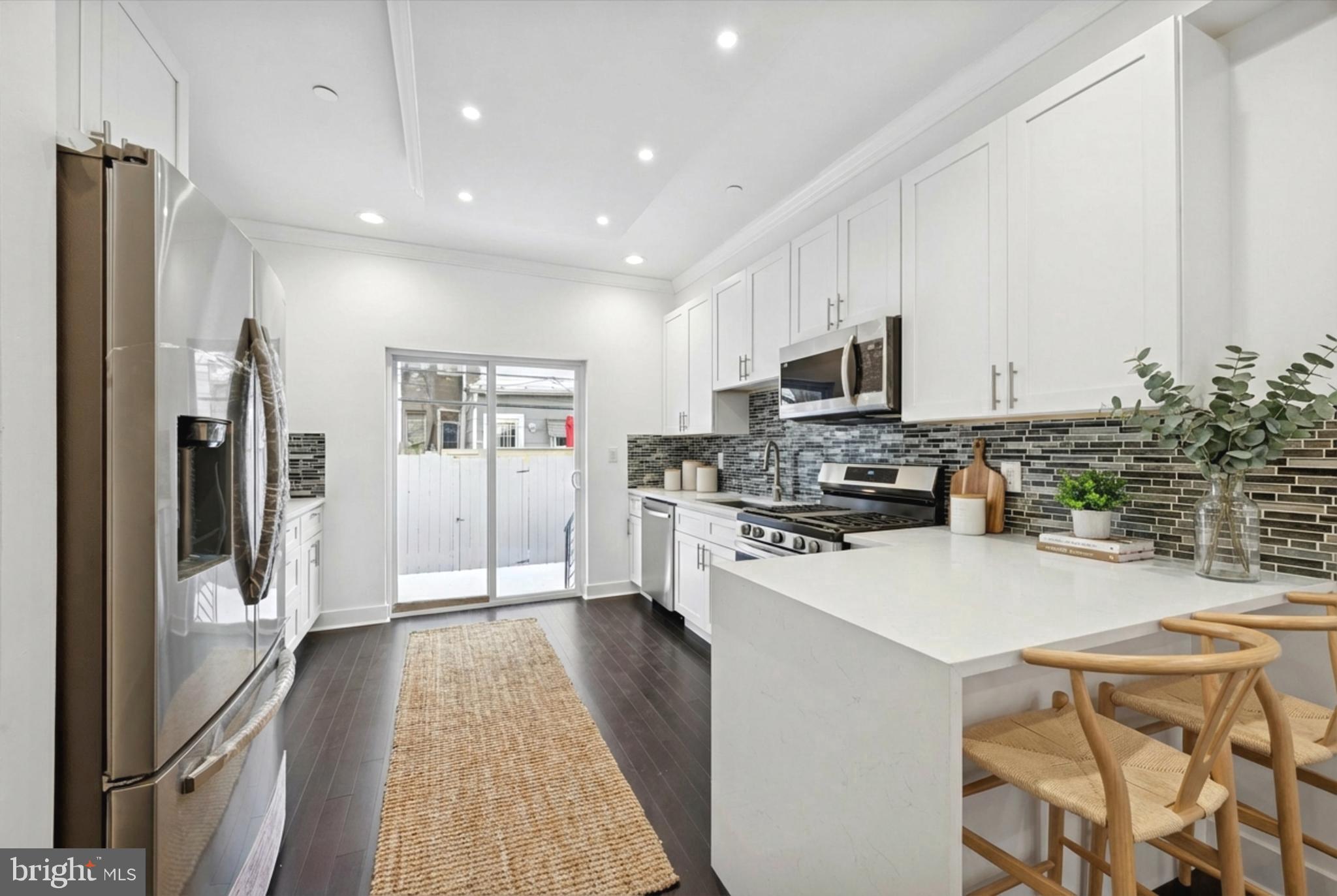 1327 S HOLLYWOOD STREET