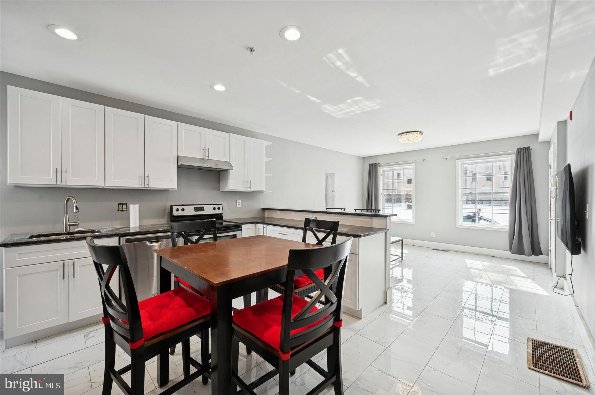 1719 W NORRIS STREET