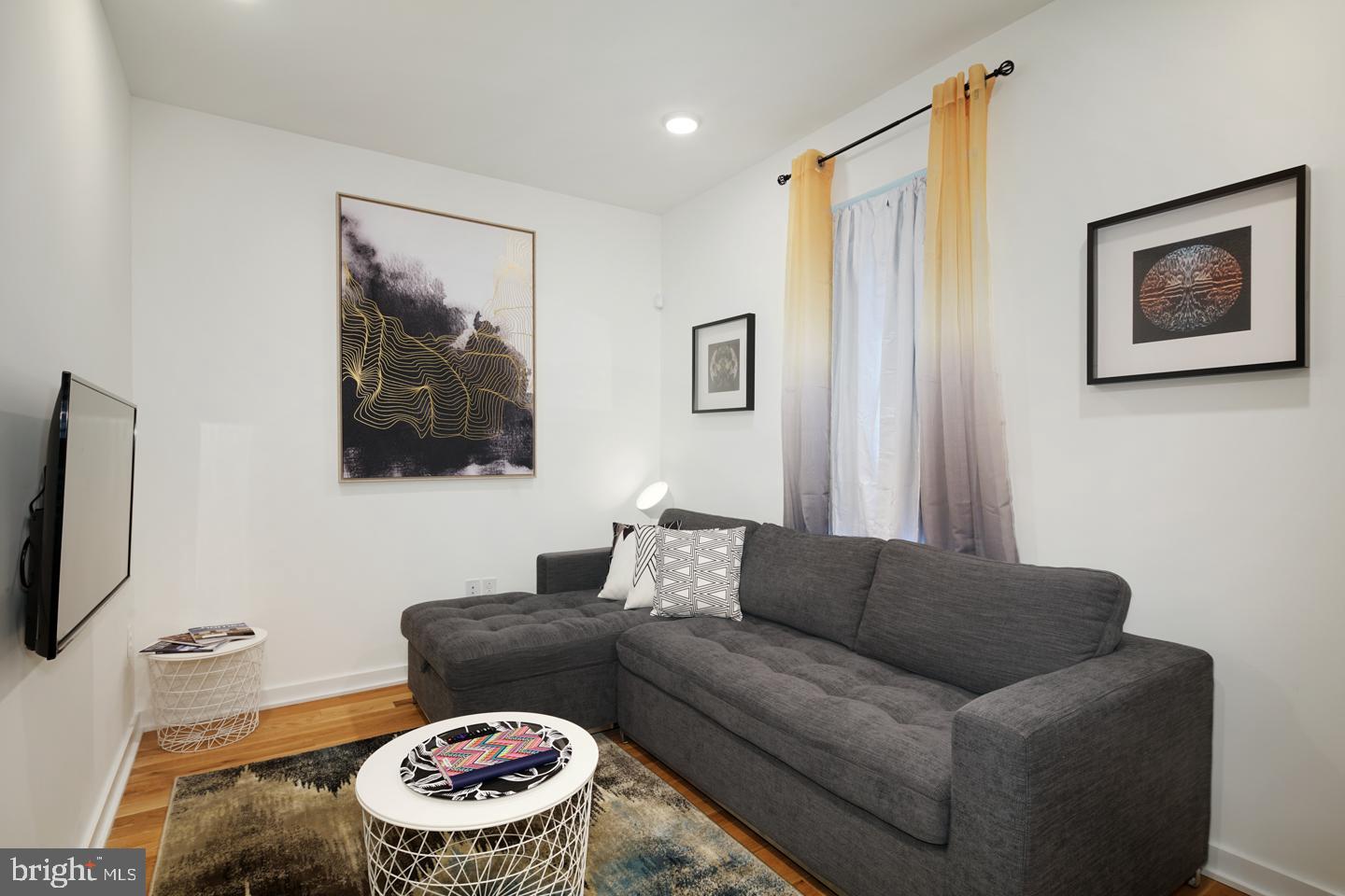 1918-20 E CUMBERLAND STREET