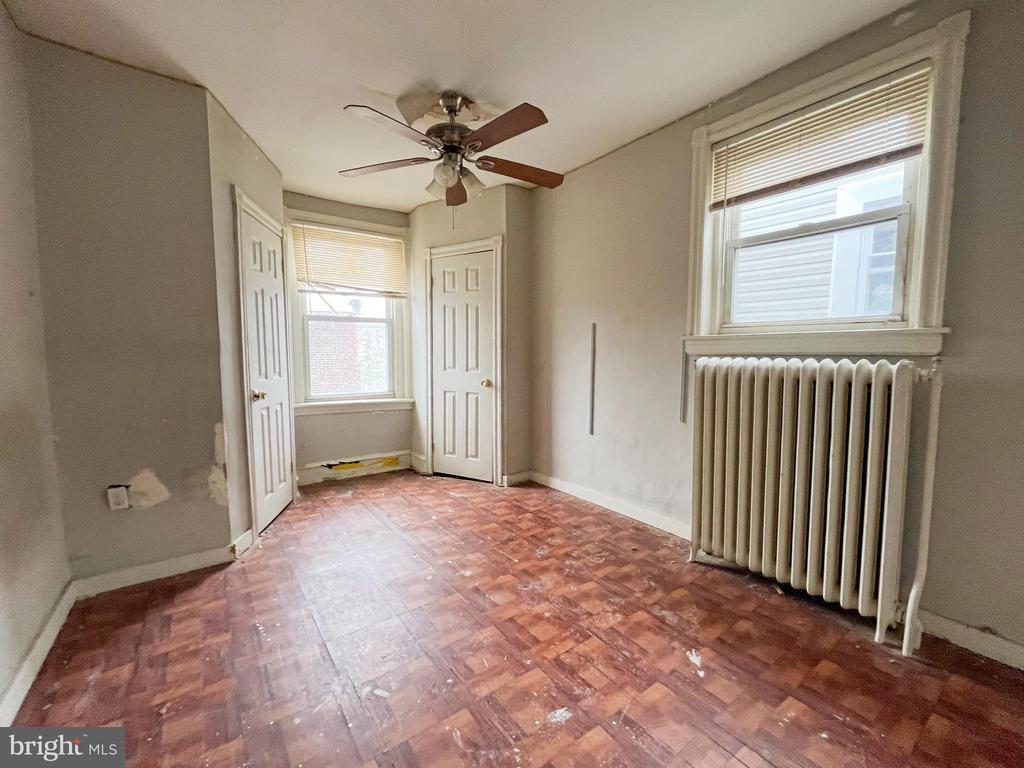 231 W ALBANUS STREET